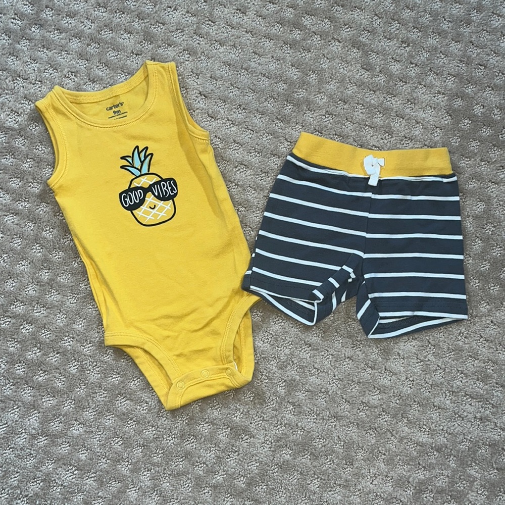 GUC! Carters 2pcs Infant Boys Set (9months)
